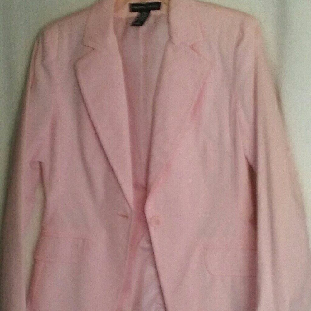 fairly new 2- piece casual pastel pink knicker set